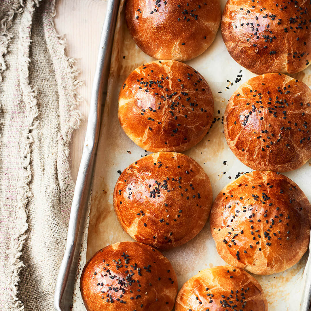 Recipe Basic Brioche burger buns with black sesame seed The Frozen 